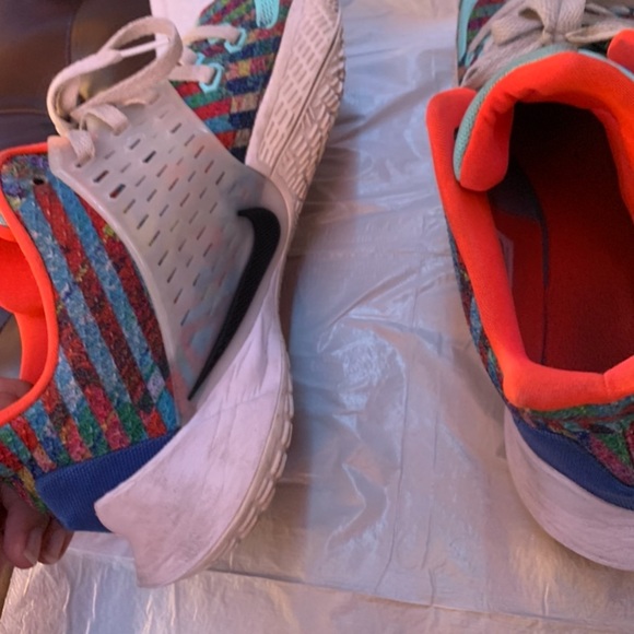 Kyrie 2 lows, size 11.5 Men - Picture 2 of 8